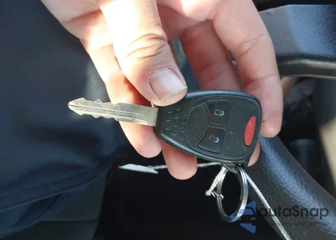 2014 Jeep Compass Sport z USA, uszkodzony, nr VIN 1C4NJDBB4ED927138